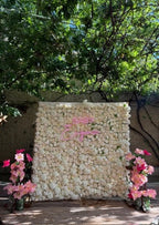 Pared floreada blanca