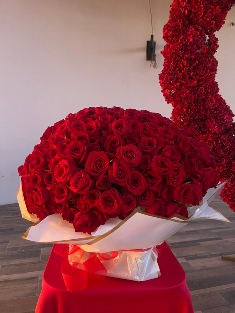 Ramo 300 rosas