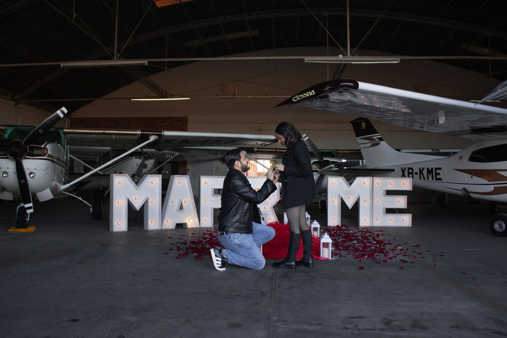 Vuelo en avioneta sobre la ciudad