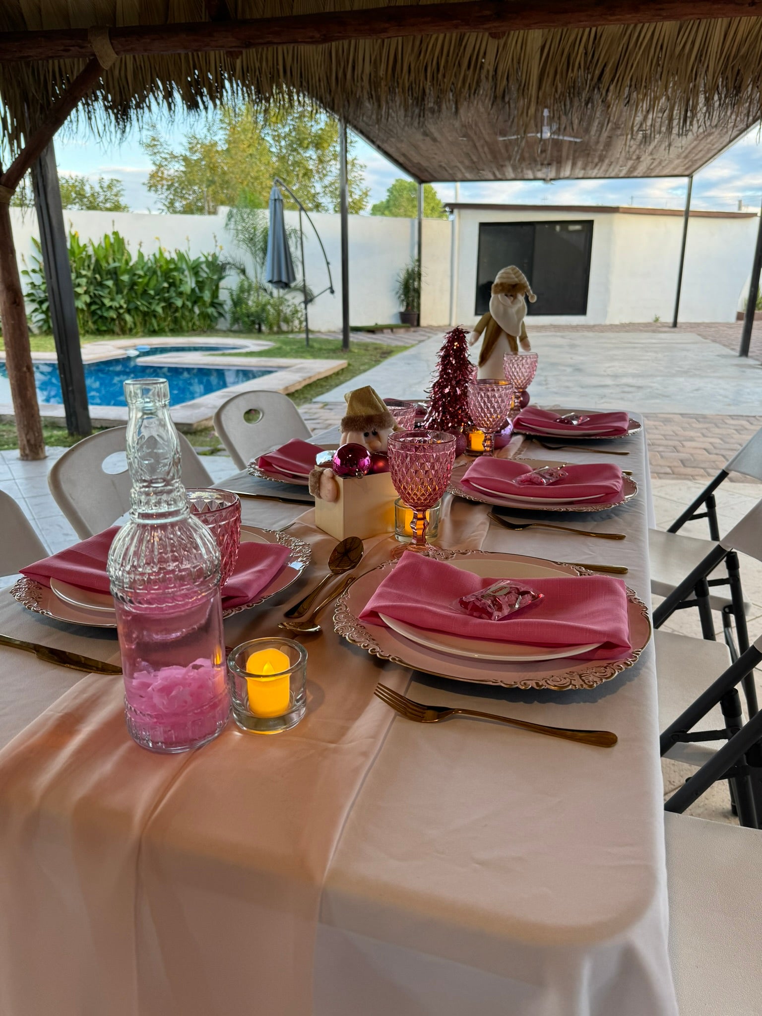 Mesa rectangular con mantel